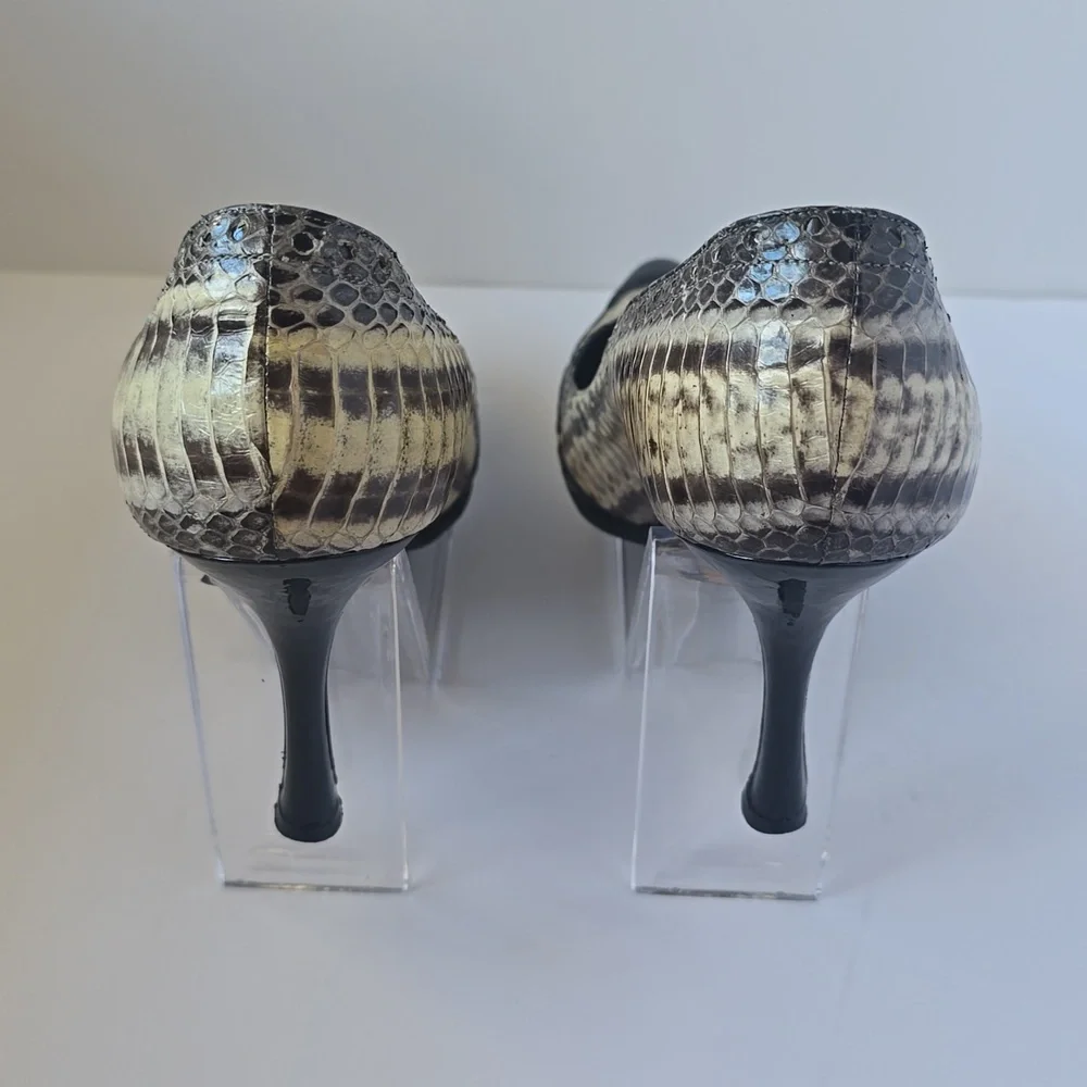 Manolo Blahnik Black Snakeskin Patent Leather Heels Pumps - Picture 8 of 16